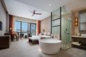 Отель Mangrove Tree Resort World Sanya Bay- Queen Palm Towers -  Фото 17